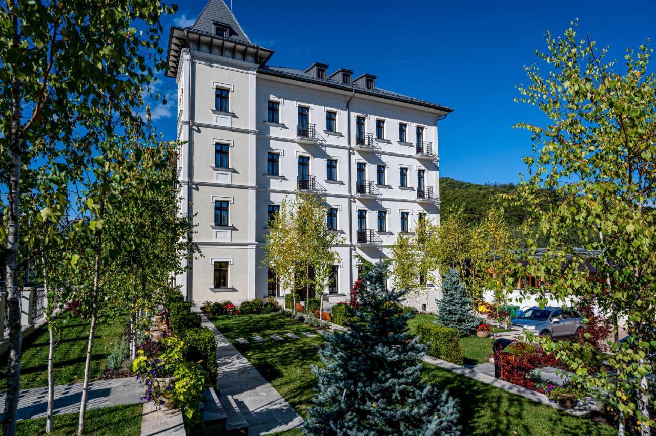 Hotel Carolin Calimanesti Exterior photo