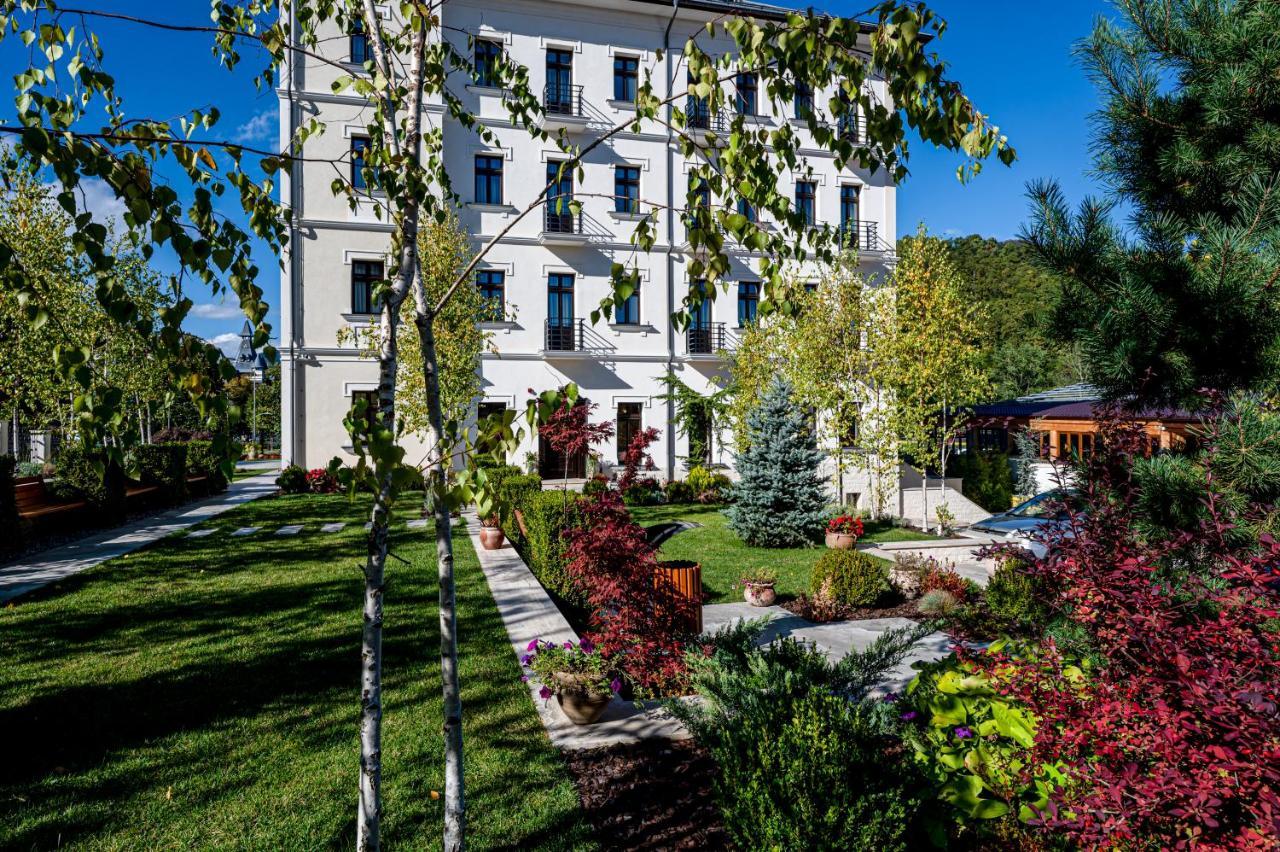 Hotel Carolin Calimanesti Exterior photo